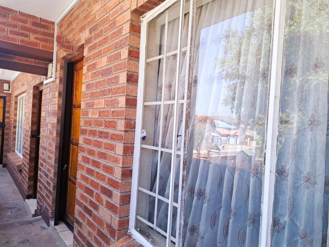 1 Bedroom Property for Sale in Rustenburg Central North West